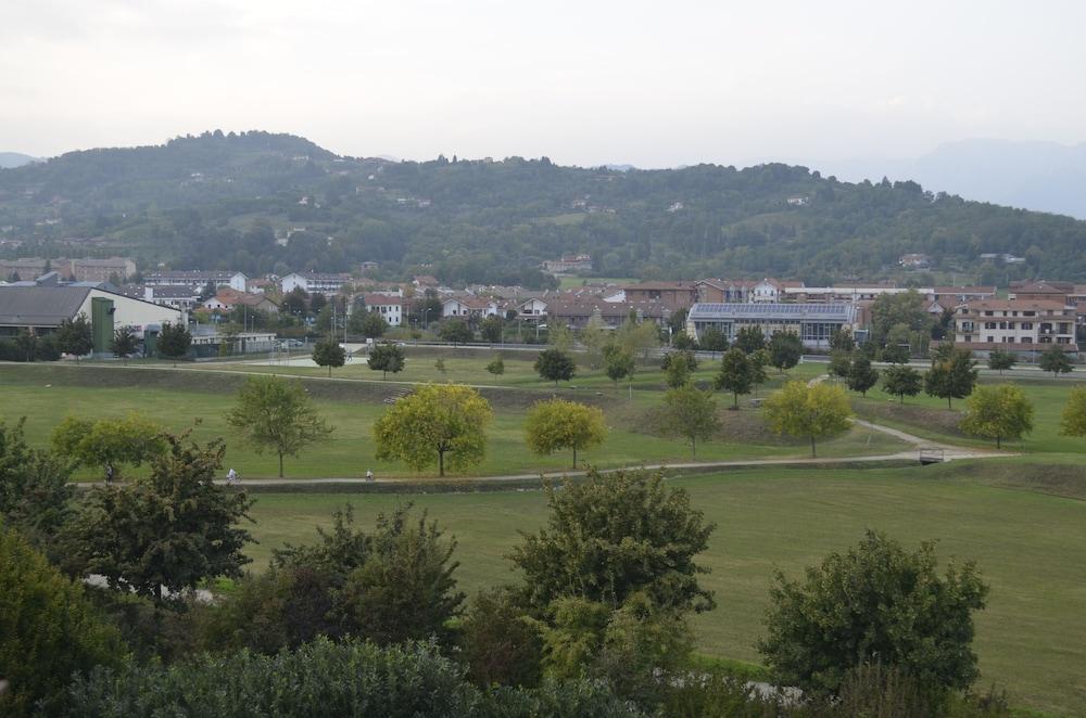 Hotel Cavalieri Pinerolo Buitenkant foto